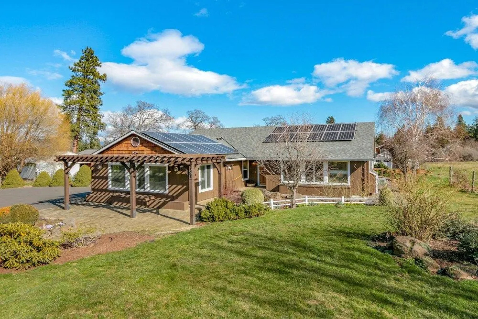 Quail On Sunset 4 Bedroom Home by RedAwning