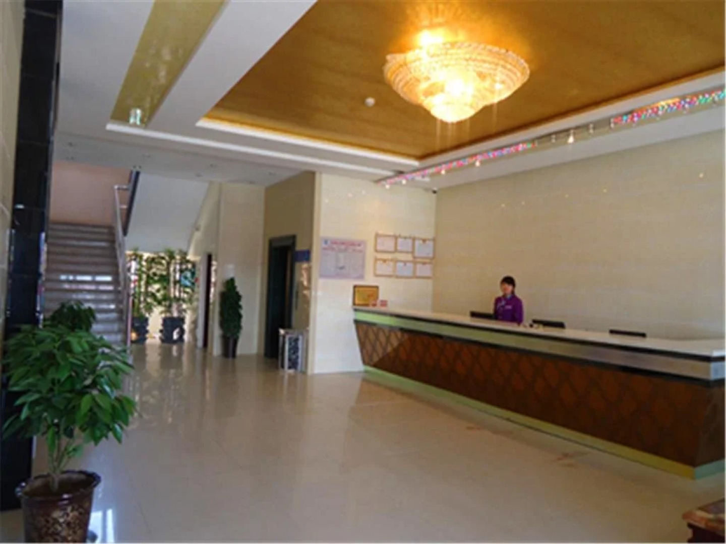 Lanhuahua Hotel Dingbianyidian