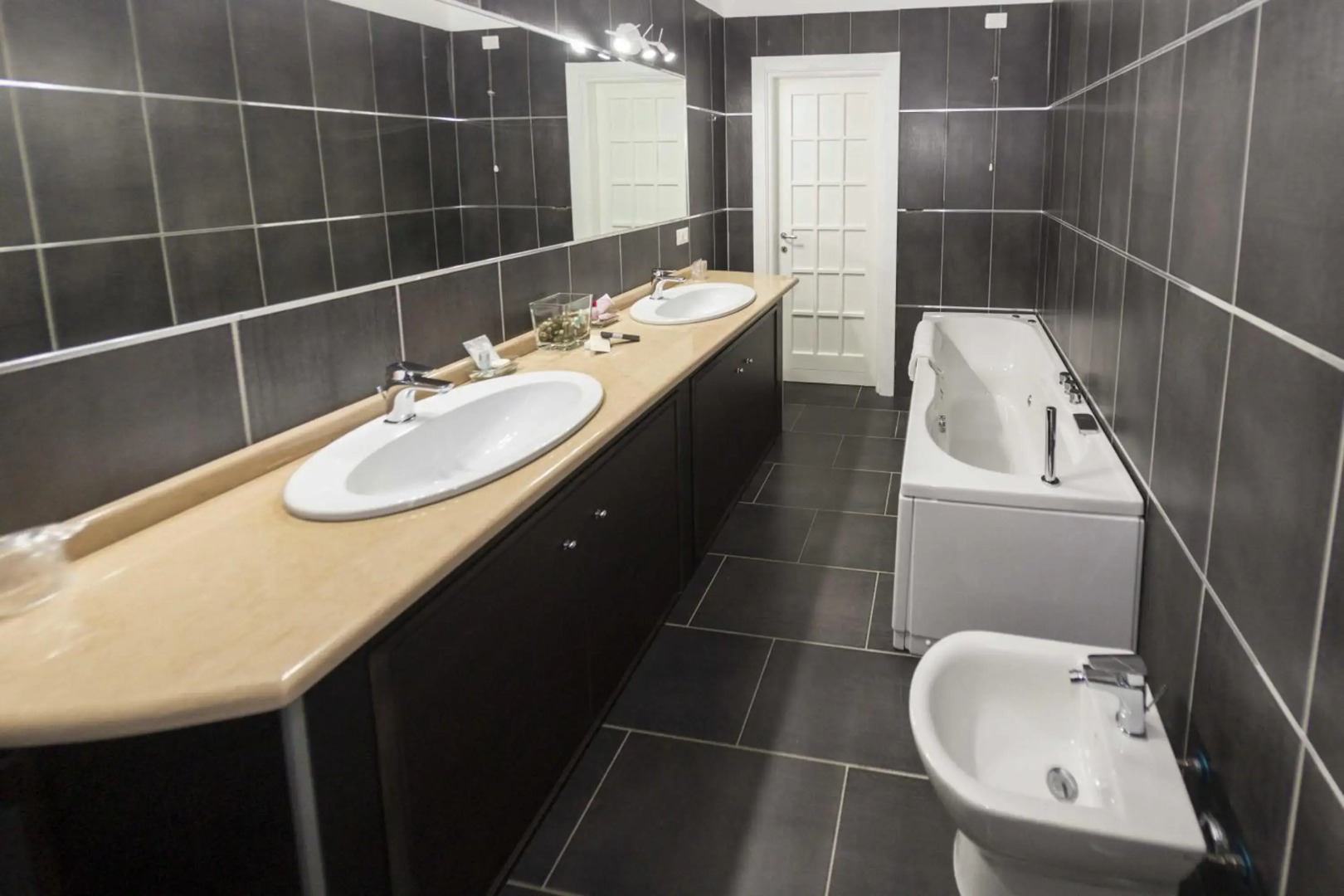 Отель Ascot Hotel