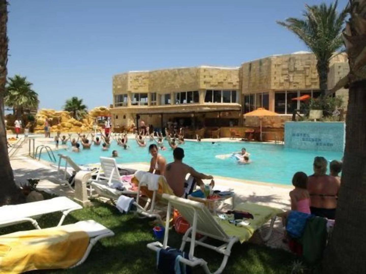 Palmyra Golden Beach Families and Couples