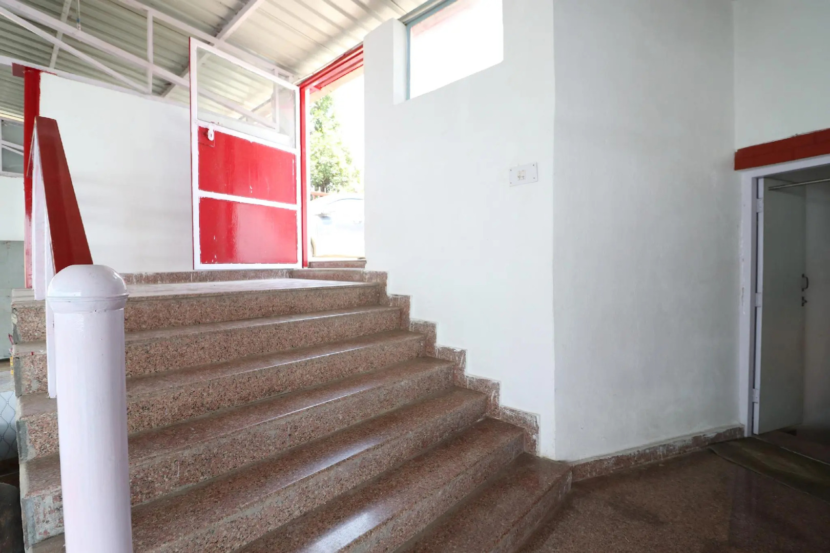 OYO Flagship 15022 Snow Point Inn