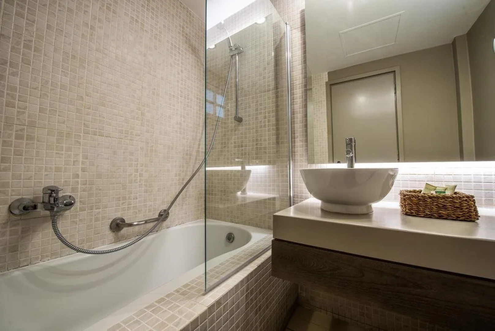 The Bay Hotel & Suites
