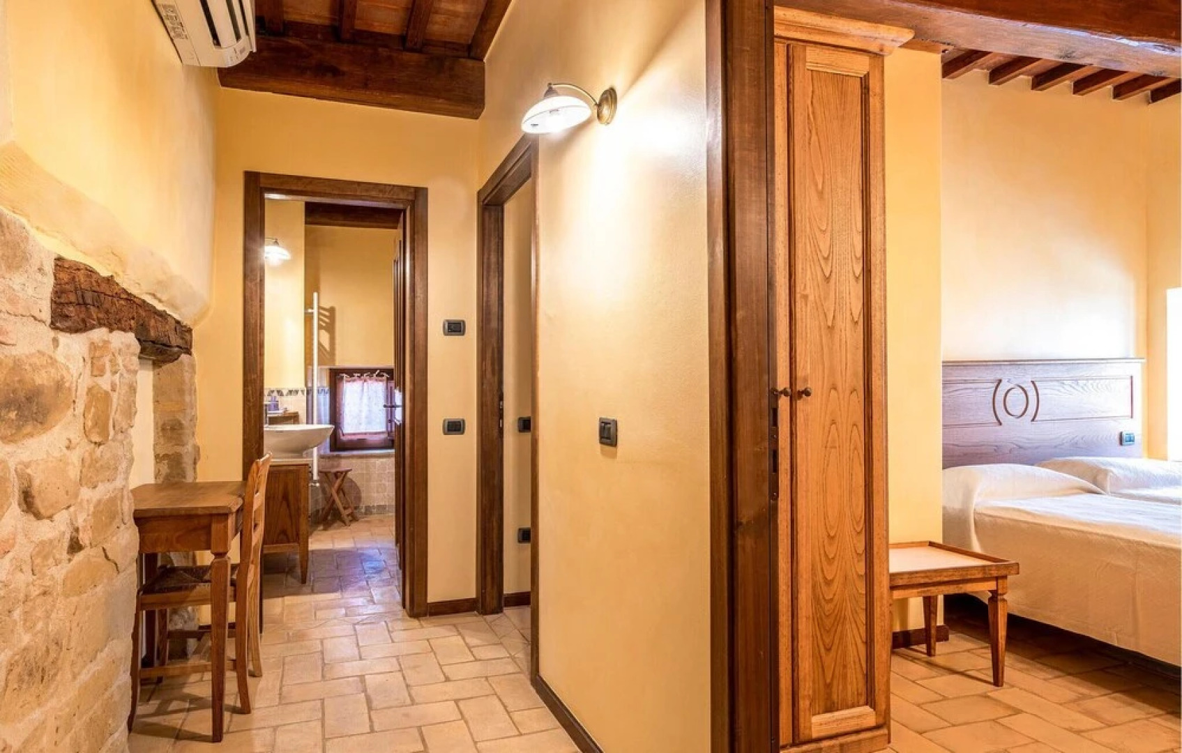 Awesome Home in Camerino With Outdoor Swimming Pool, Wifi and 2 Bedrooms