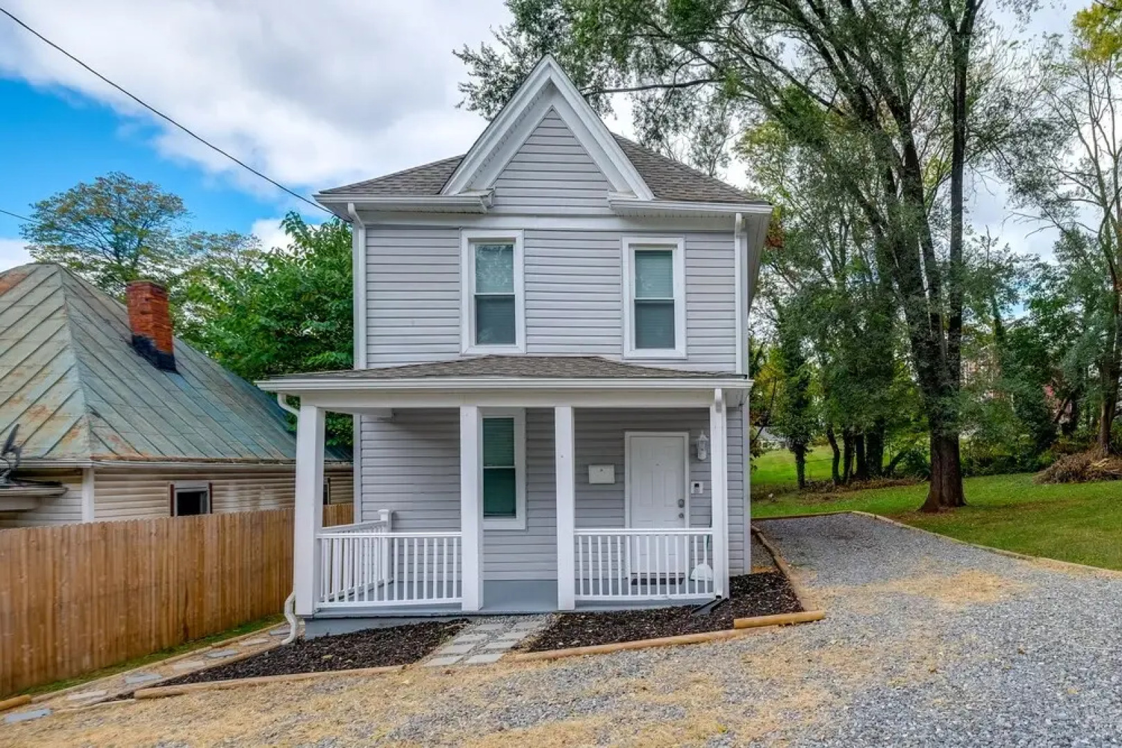 Charming Roanoke Vacation Home - 1 Mi to Downtown!