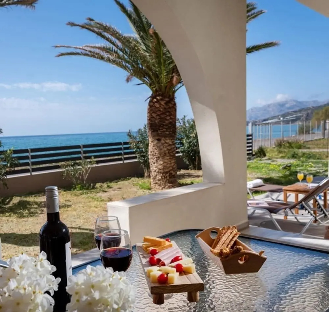 Atalanti Seaside Junior Suites