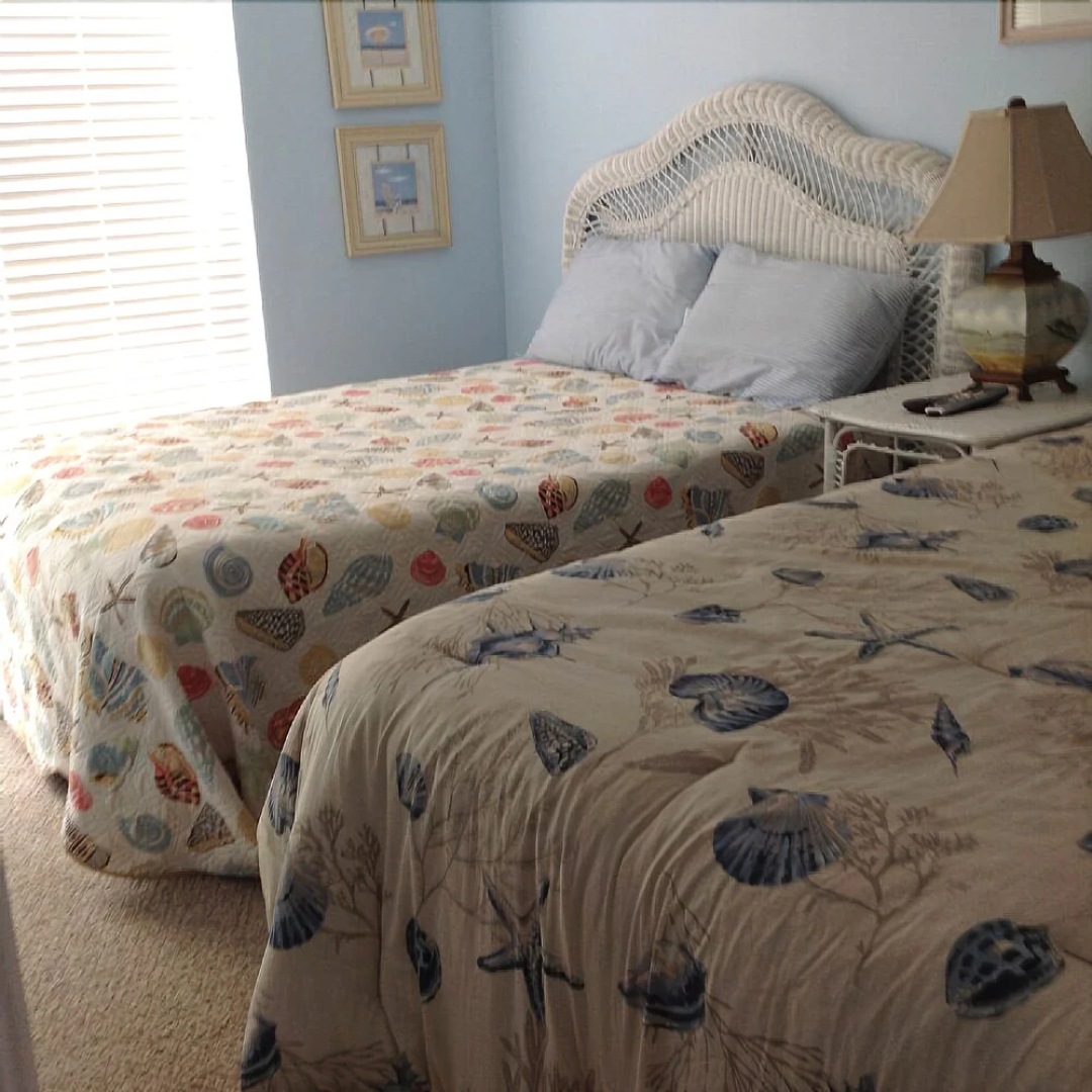 Going Coastal - 5 Br home by RedAwning