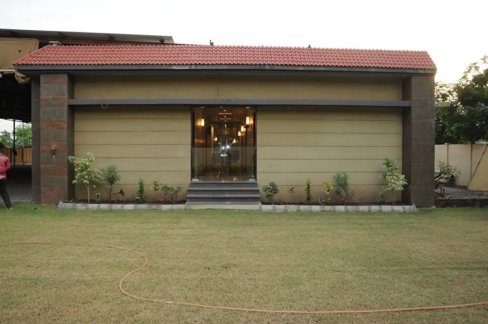 Hotel Om Palace And Party Plot