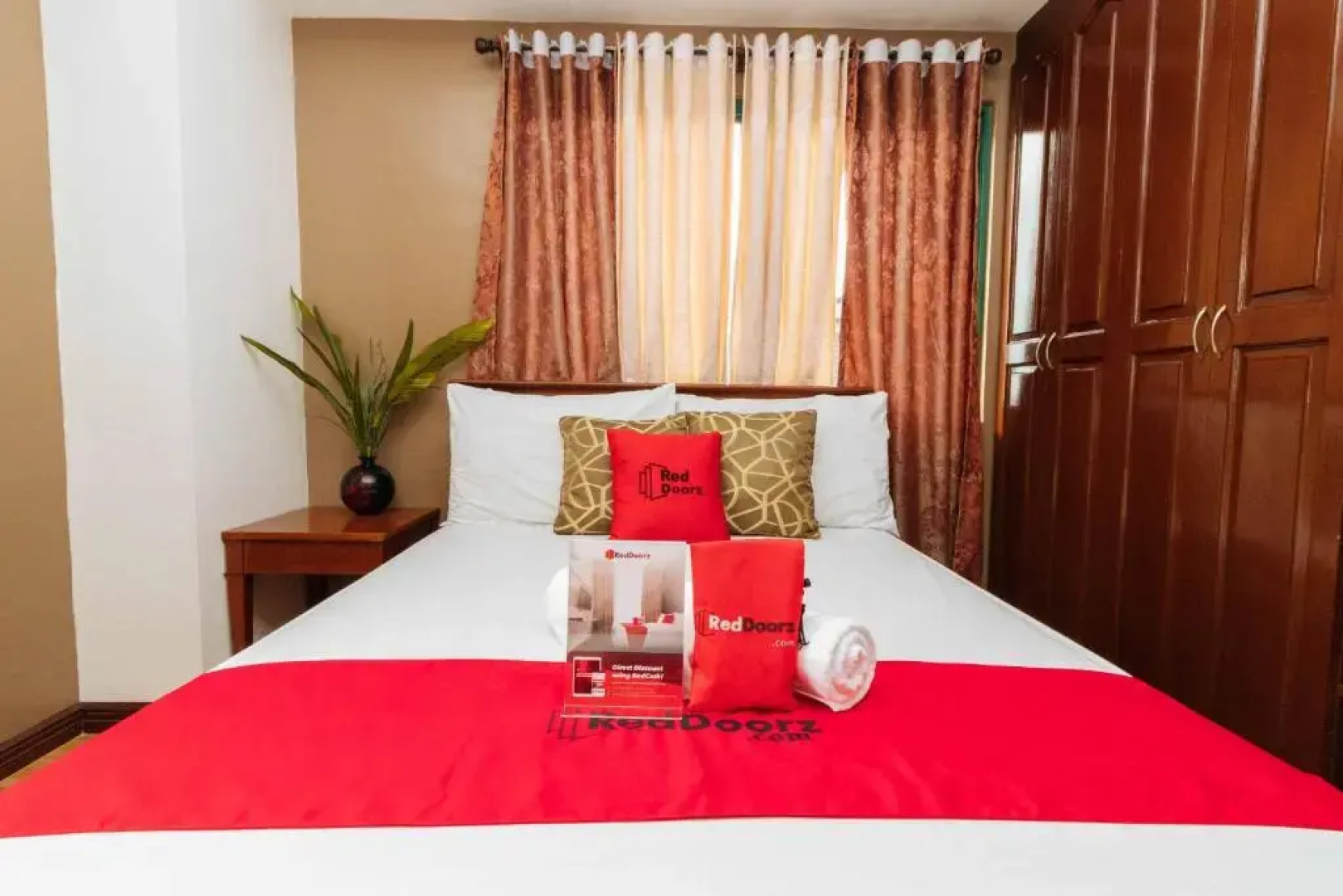 RedDoorz @ Moonwalk Paranaque