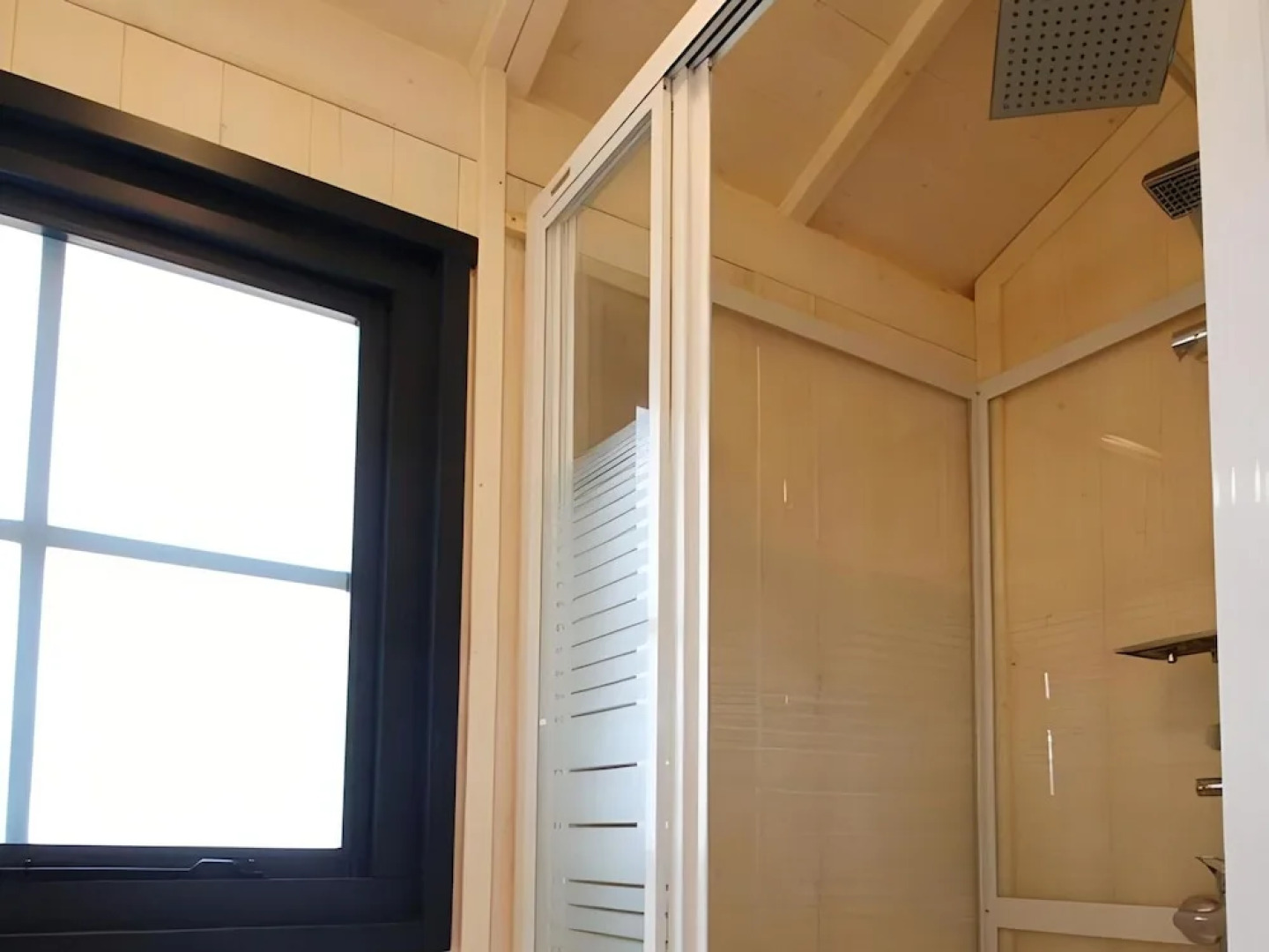 Holiday Home in the Park Close to the sea