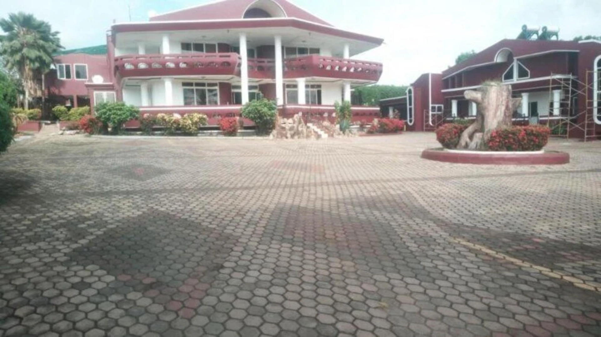 Champion International Hotel