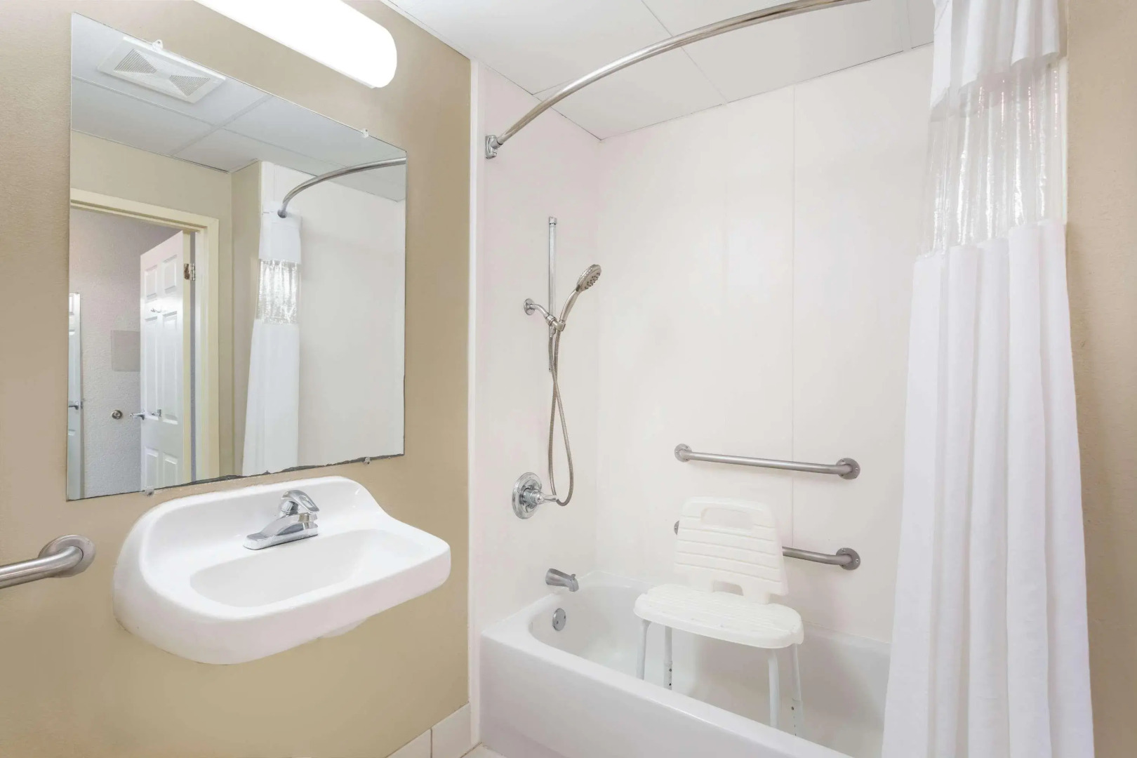 Wingate by Wyndham Savannah Gateway