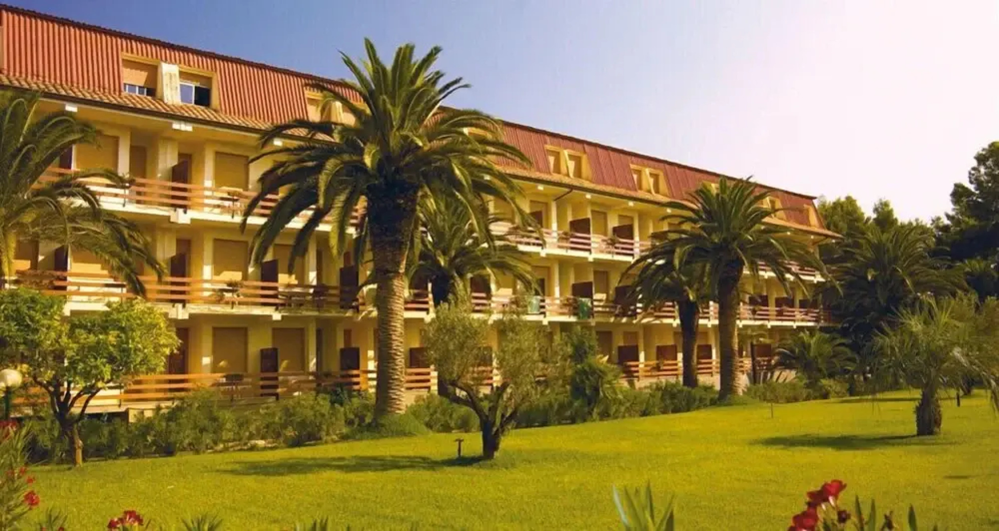 Triton Villas Residence & Hotel