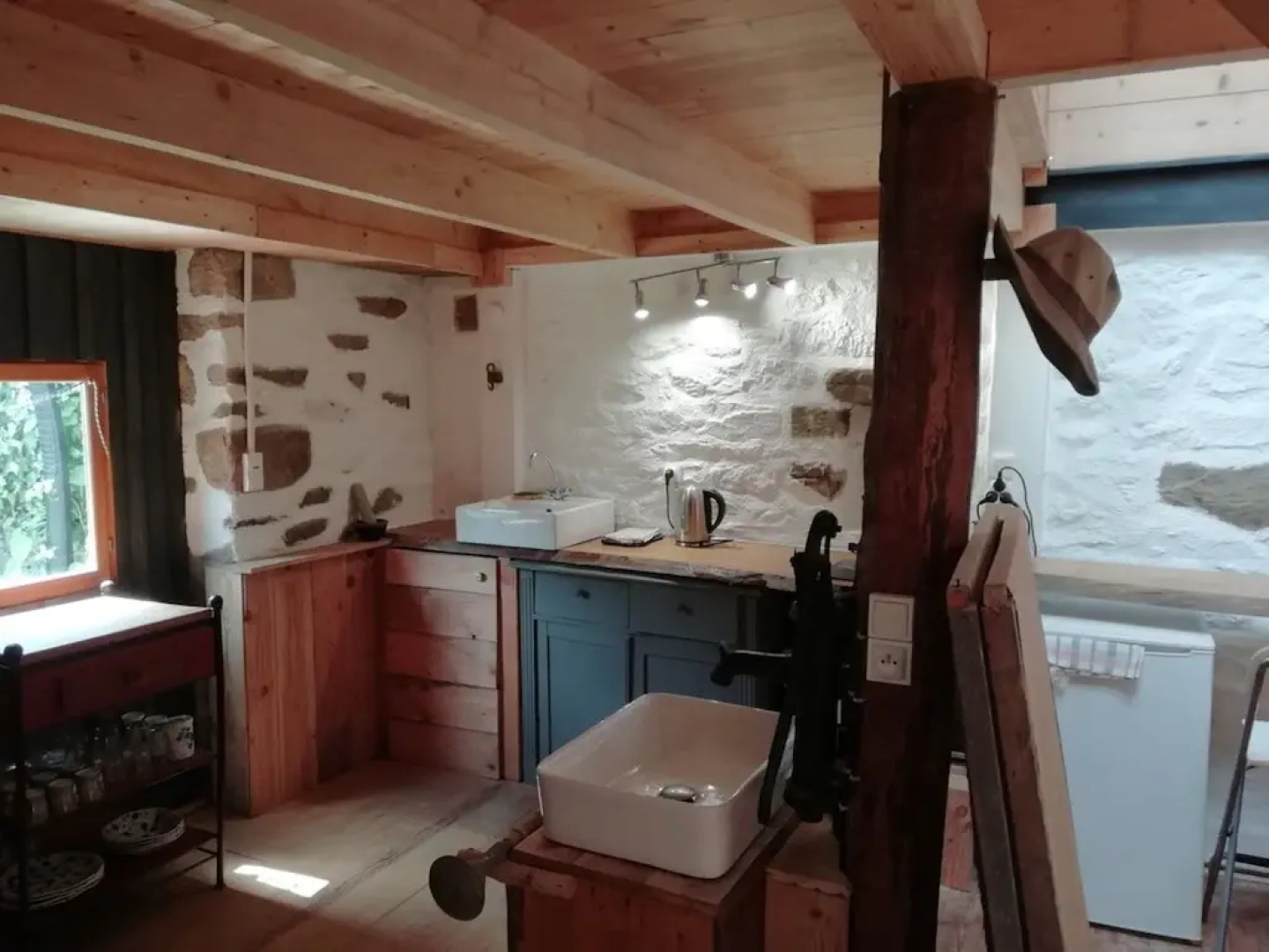 House full of charm with garden,10min from the Pointe du Raz