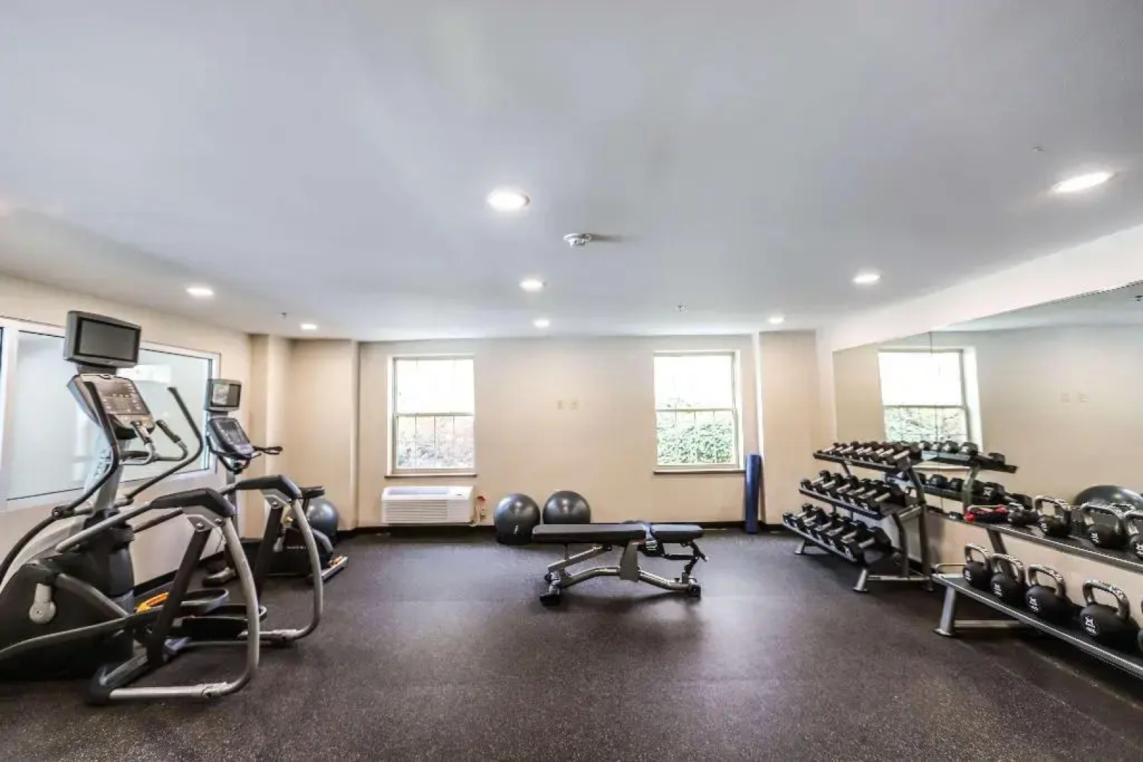 Best Western Plus Patterson Park Inn