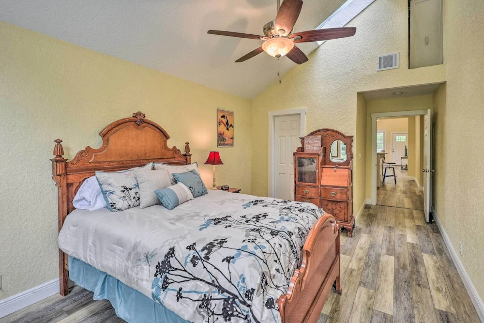 Family Home: Walk to Downtown & Stetson Univ!