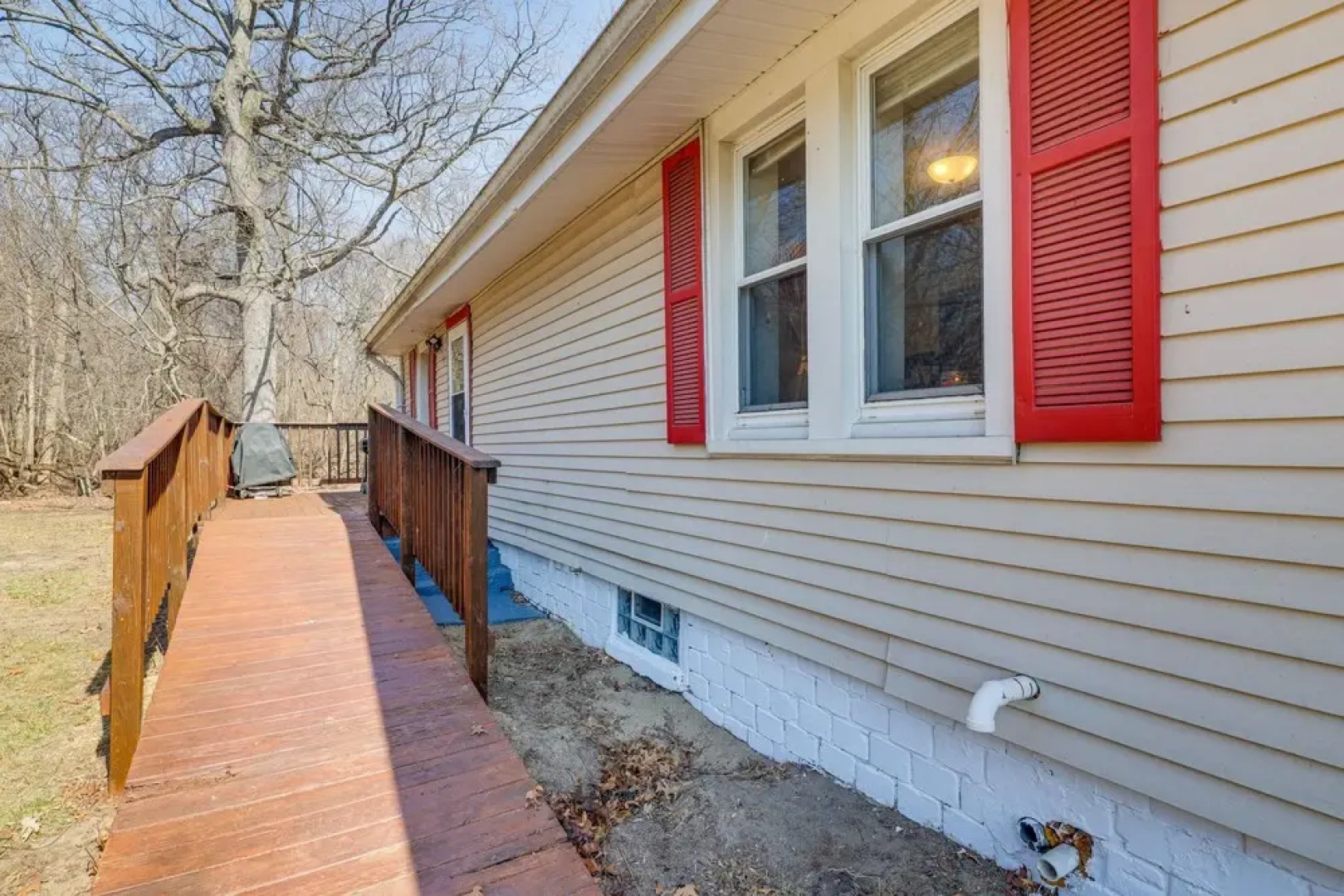 Dog-friendly Michigan City Home - 3 Mi to Beach!