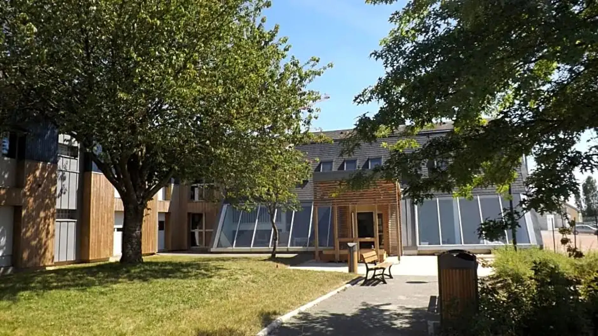 Cref Auberge De Jeunesse