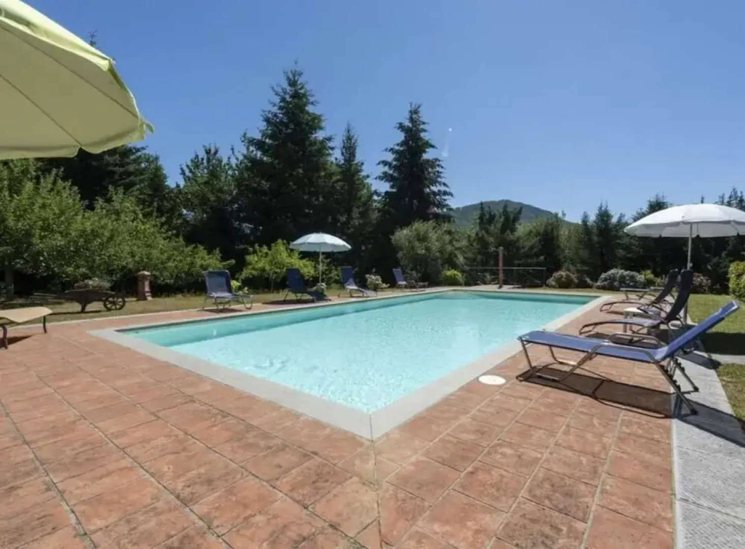 Villa Popiglio Comfortable Holiday Residence