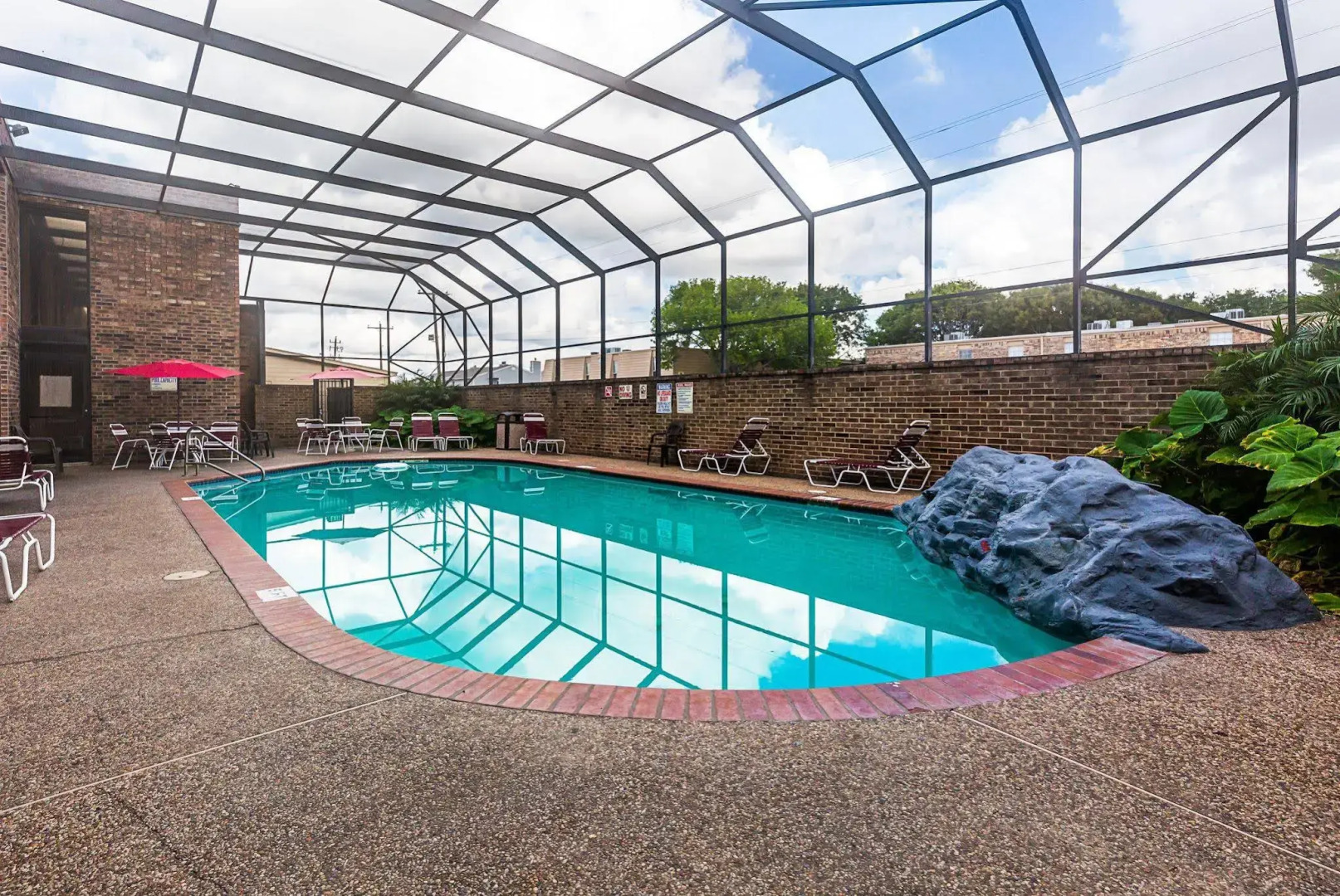 Clarion Pointe Lake Jackson - Clute