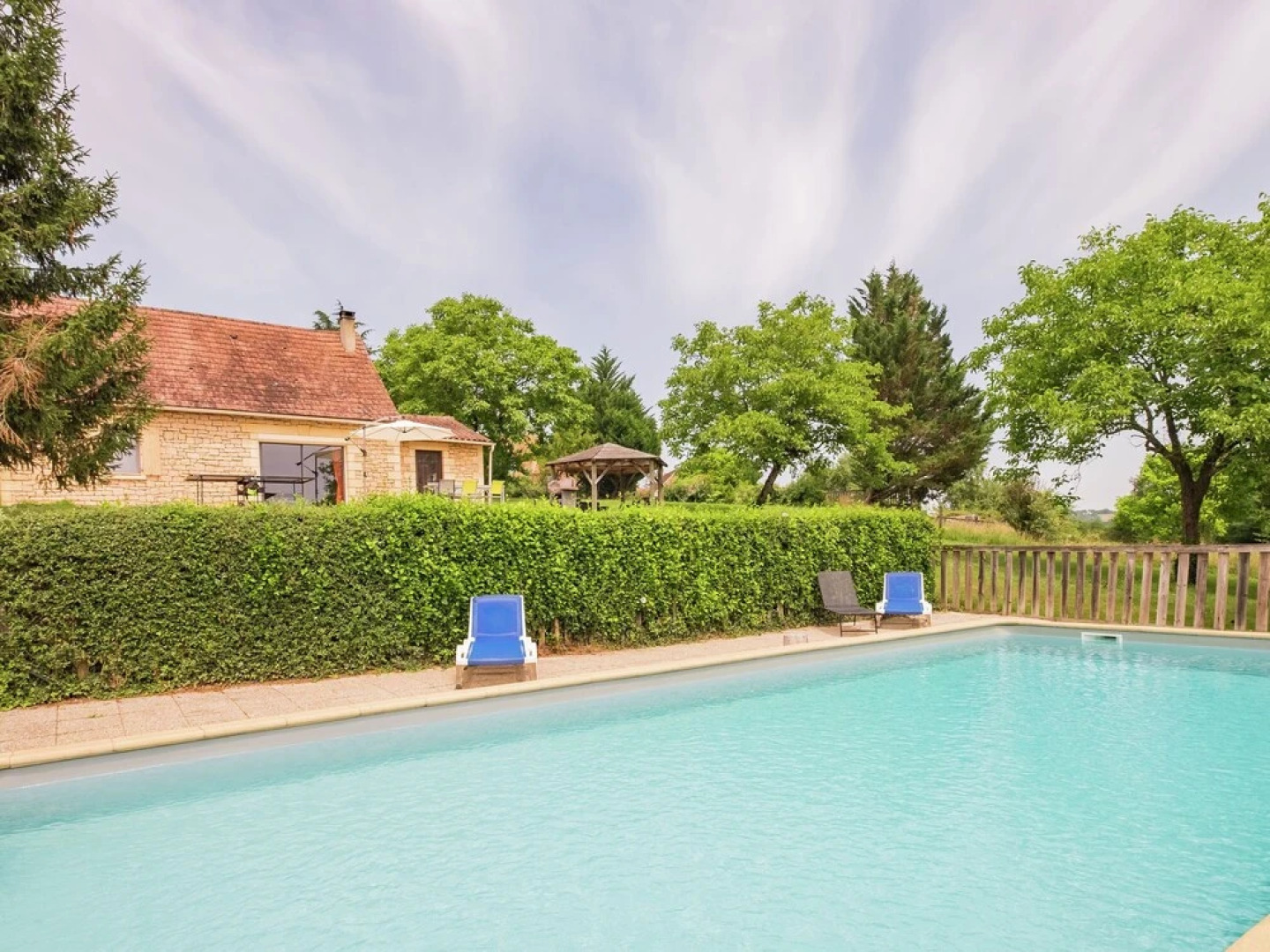 Modern Holiday Home in Marquay with a Private Swimming Pool