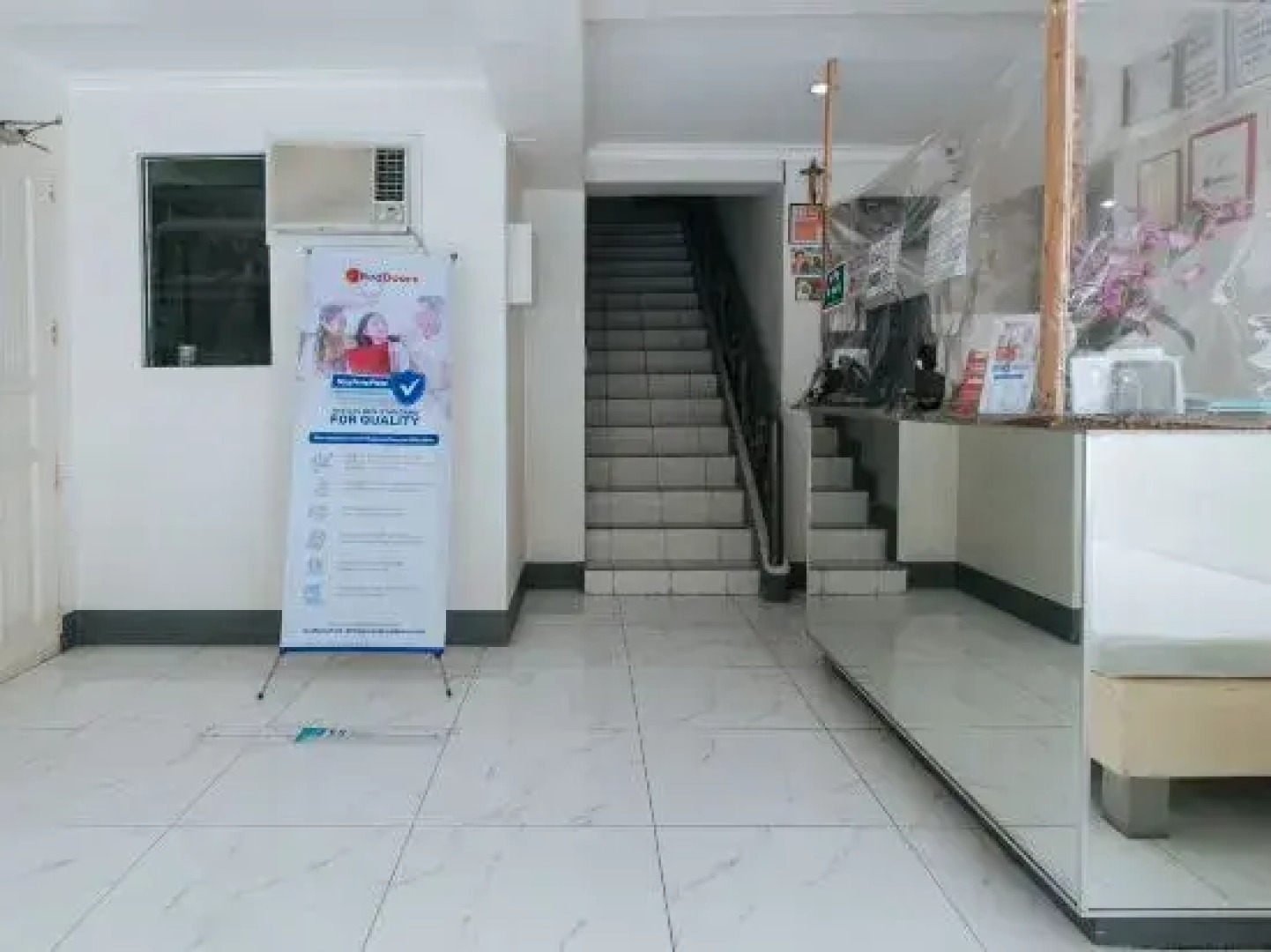 RedDoorz at Samat Mandaluyong