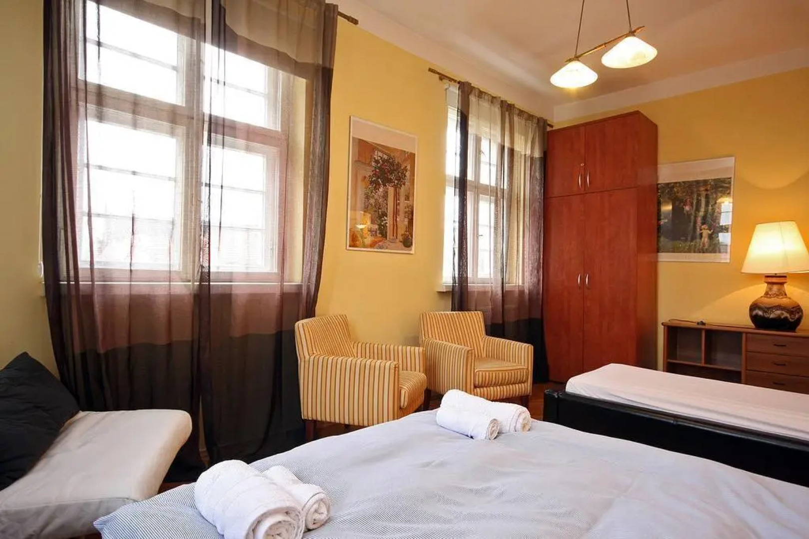 24W Apartments Rynek