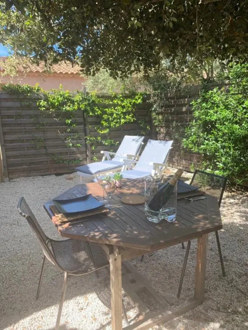 JOLI STUDIO INDEPENDANT 20m² AVEC JARDIN