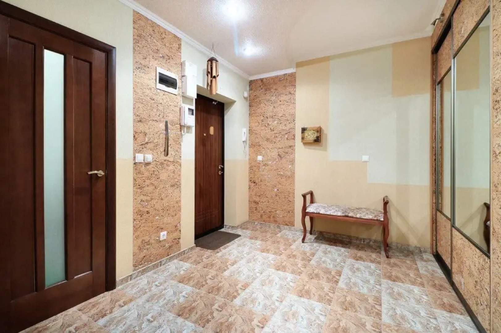 PaulMarie Apartments on Mira