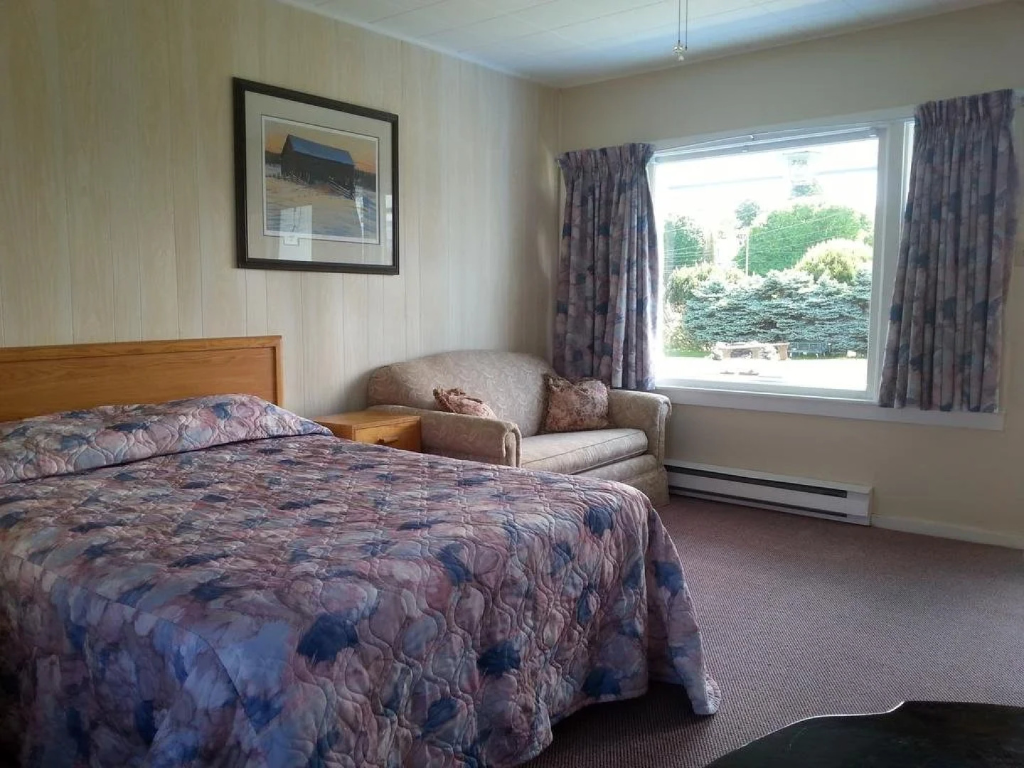 Lily Front Motel & Cottages