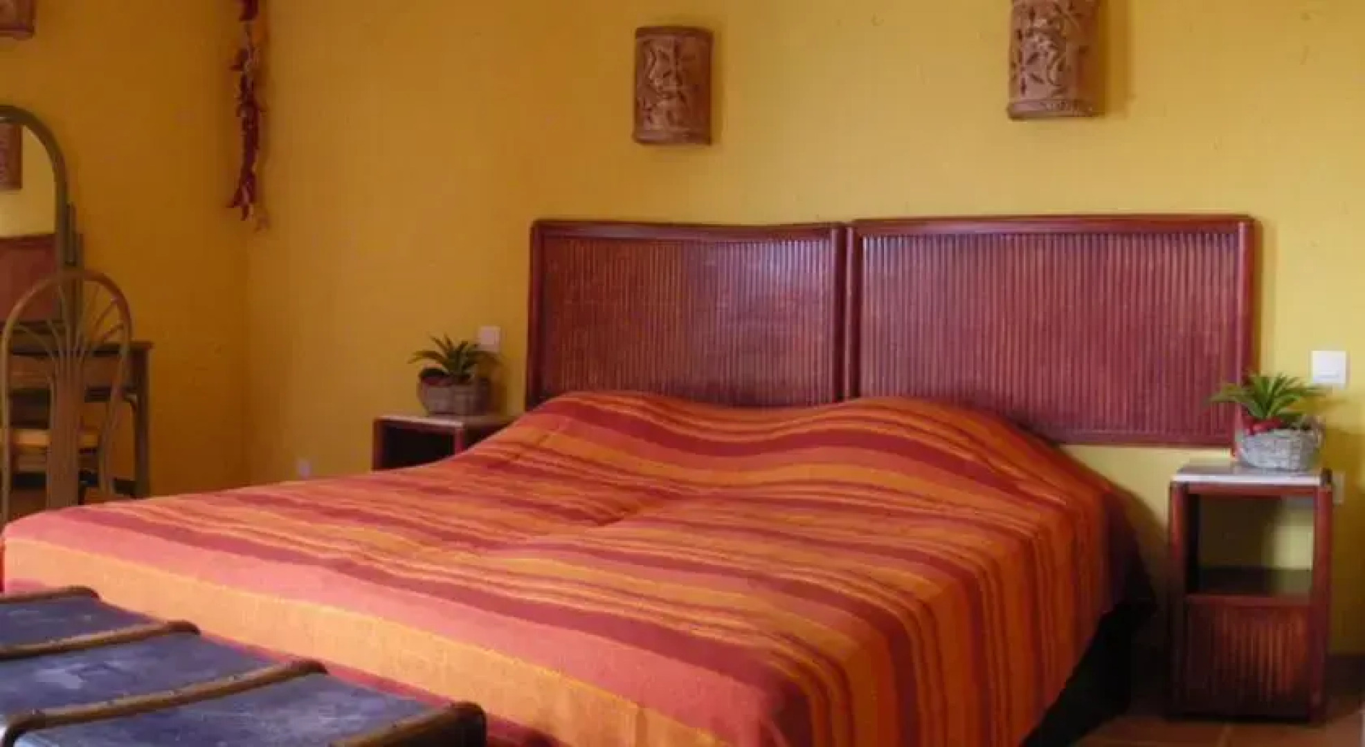 La Maison Des Papillons Bleus