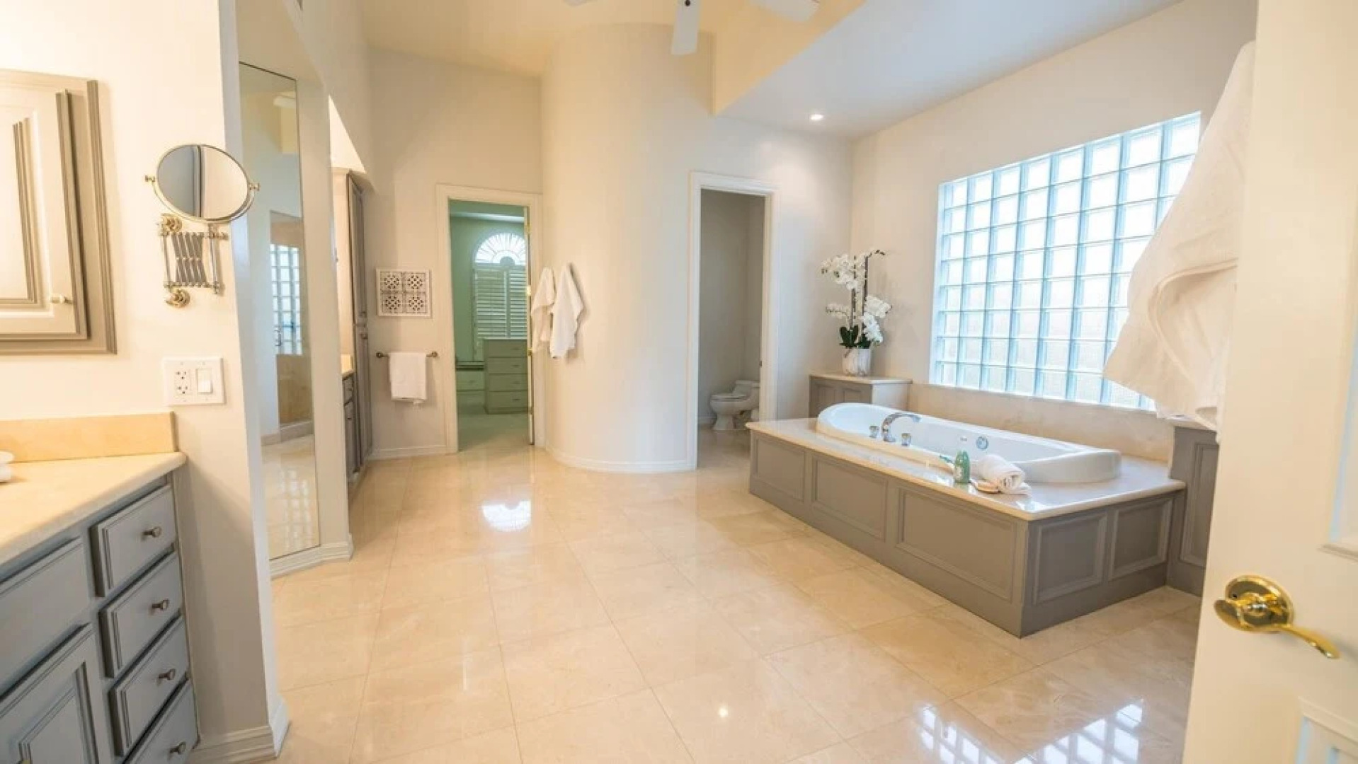 Paradise Valley by AvantStay