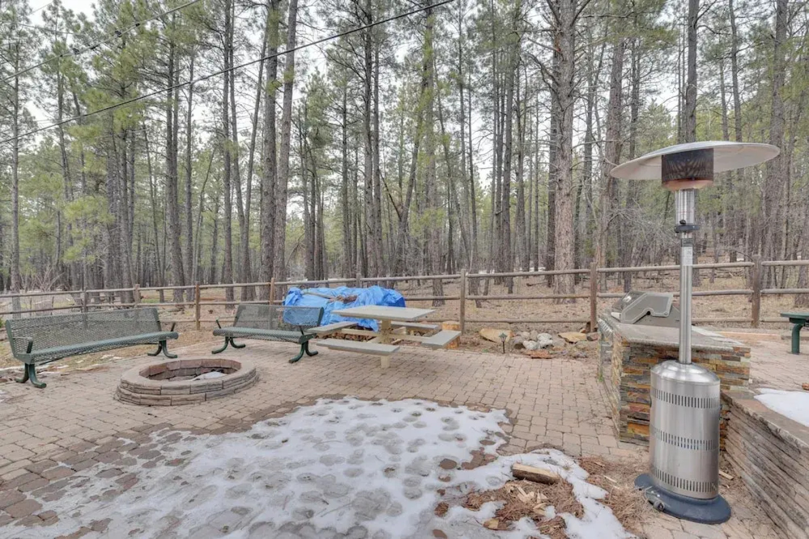 Near Hiking & Golfing: Munds Park Cabin w/ Deck!