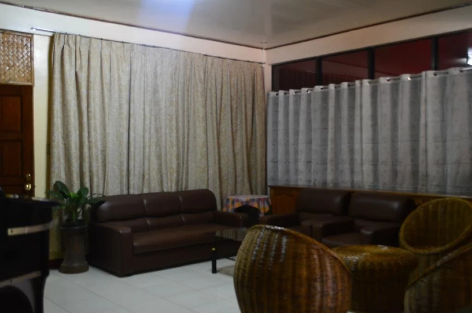 Lola Charing Pension