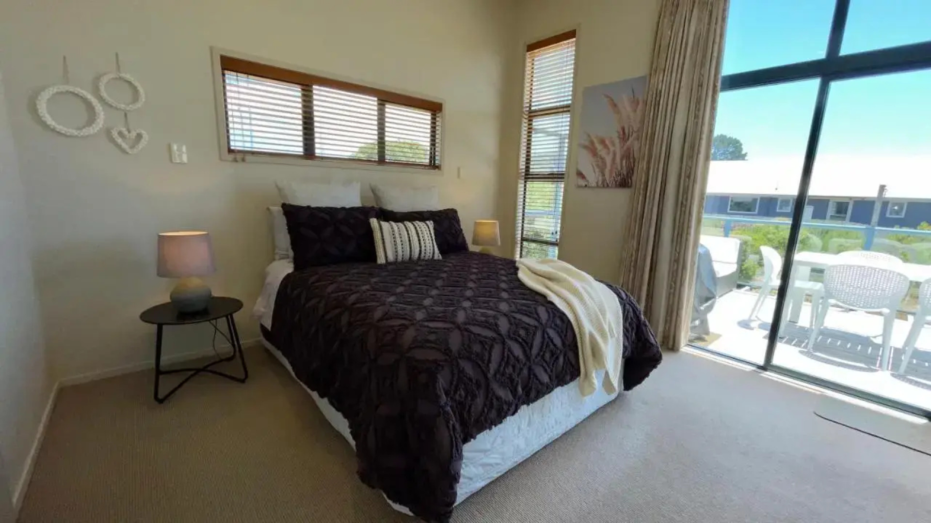 Oceans 8 - Mangawhai Heads Holiday Home