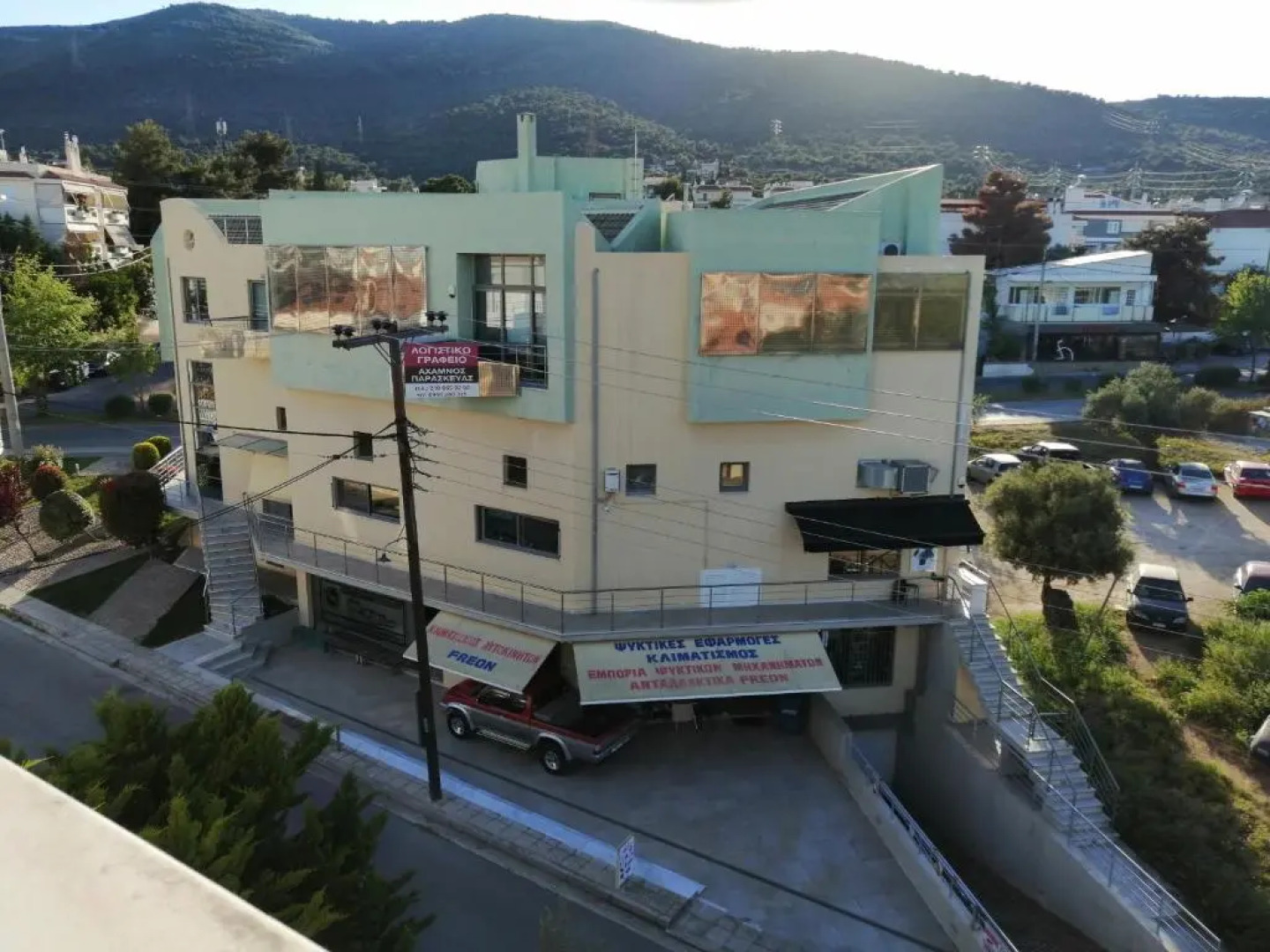 Spacious & Modern Studio Apartment Near the Airport