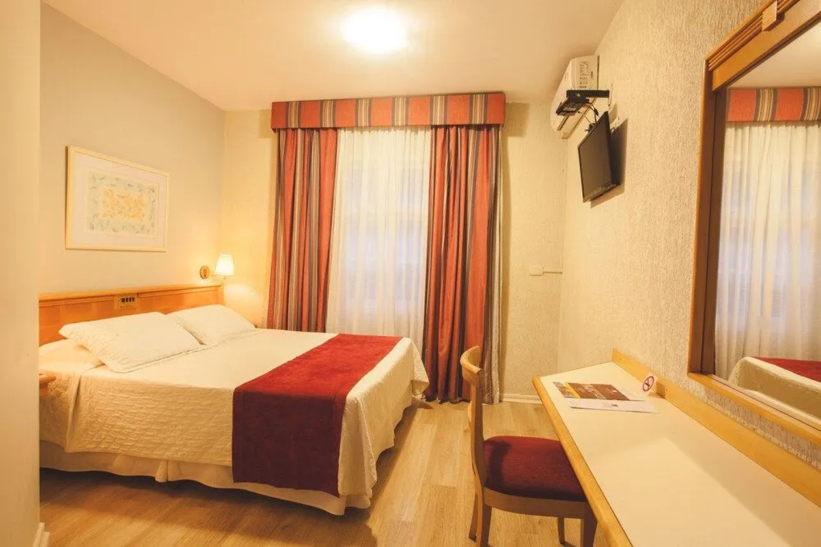 Hotel Curitiba Palace Slim