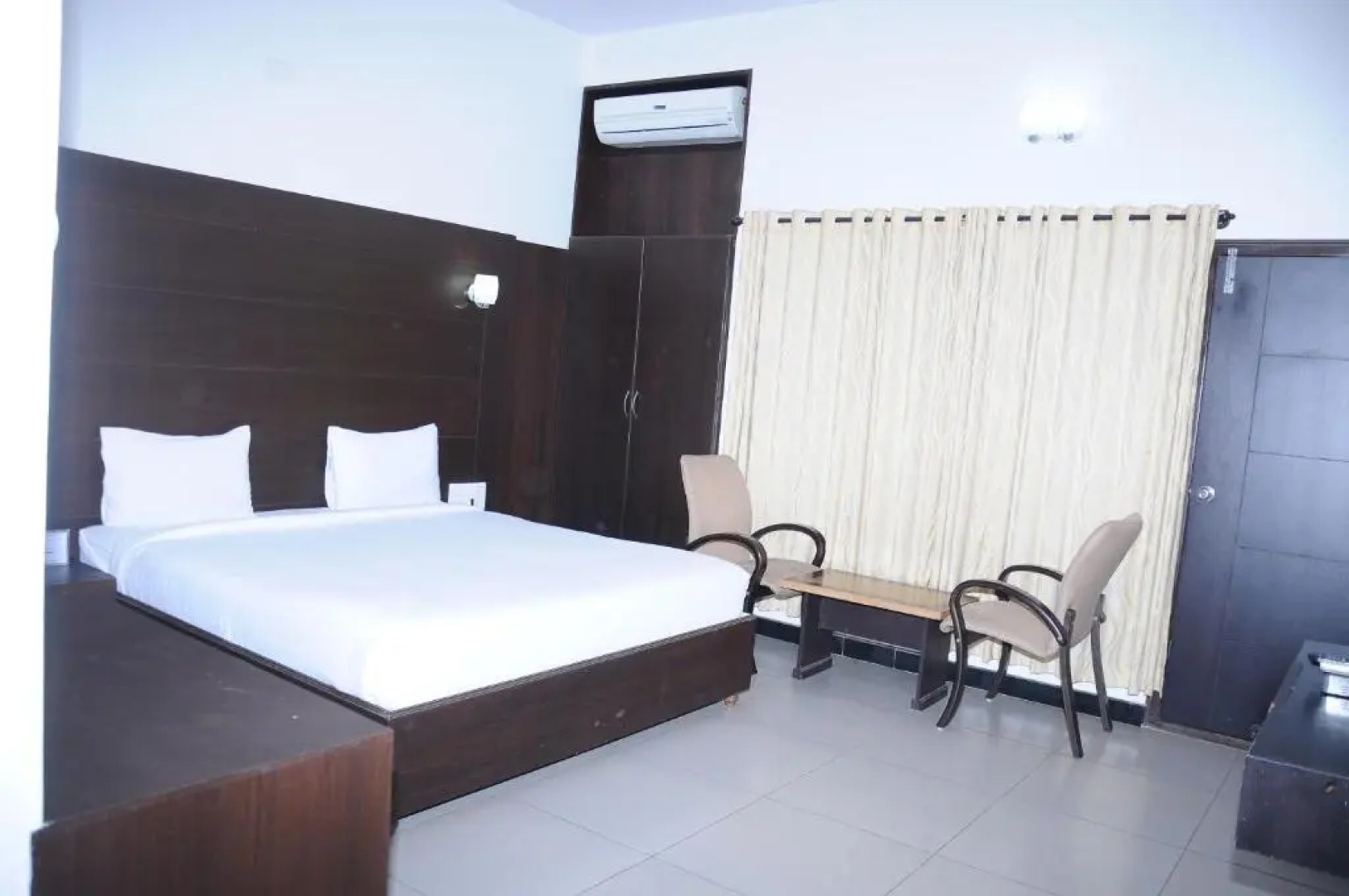 Kings Residency - Boutique Hotel