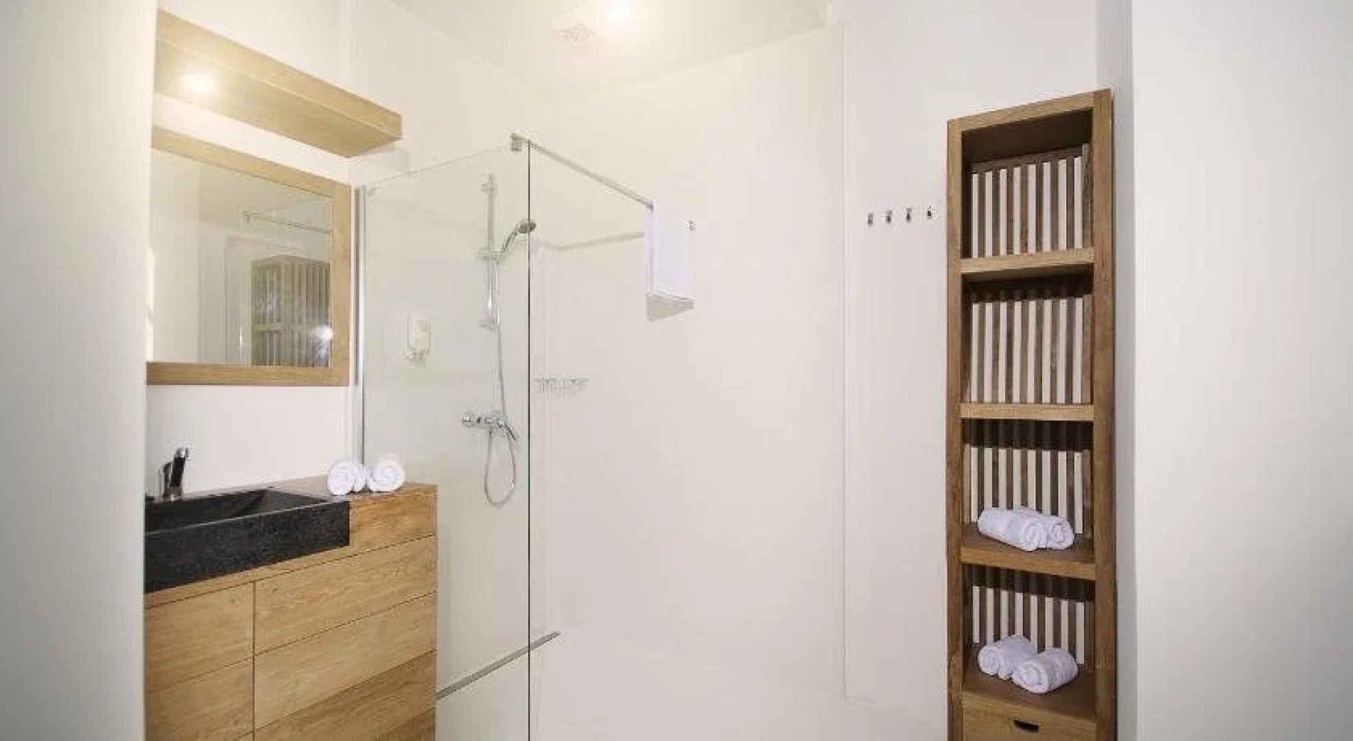 Dolphin Suites Hotel