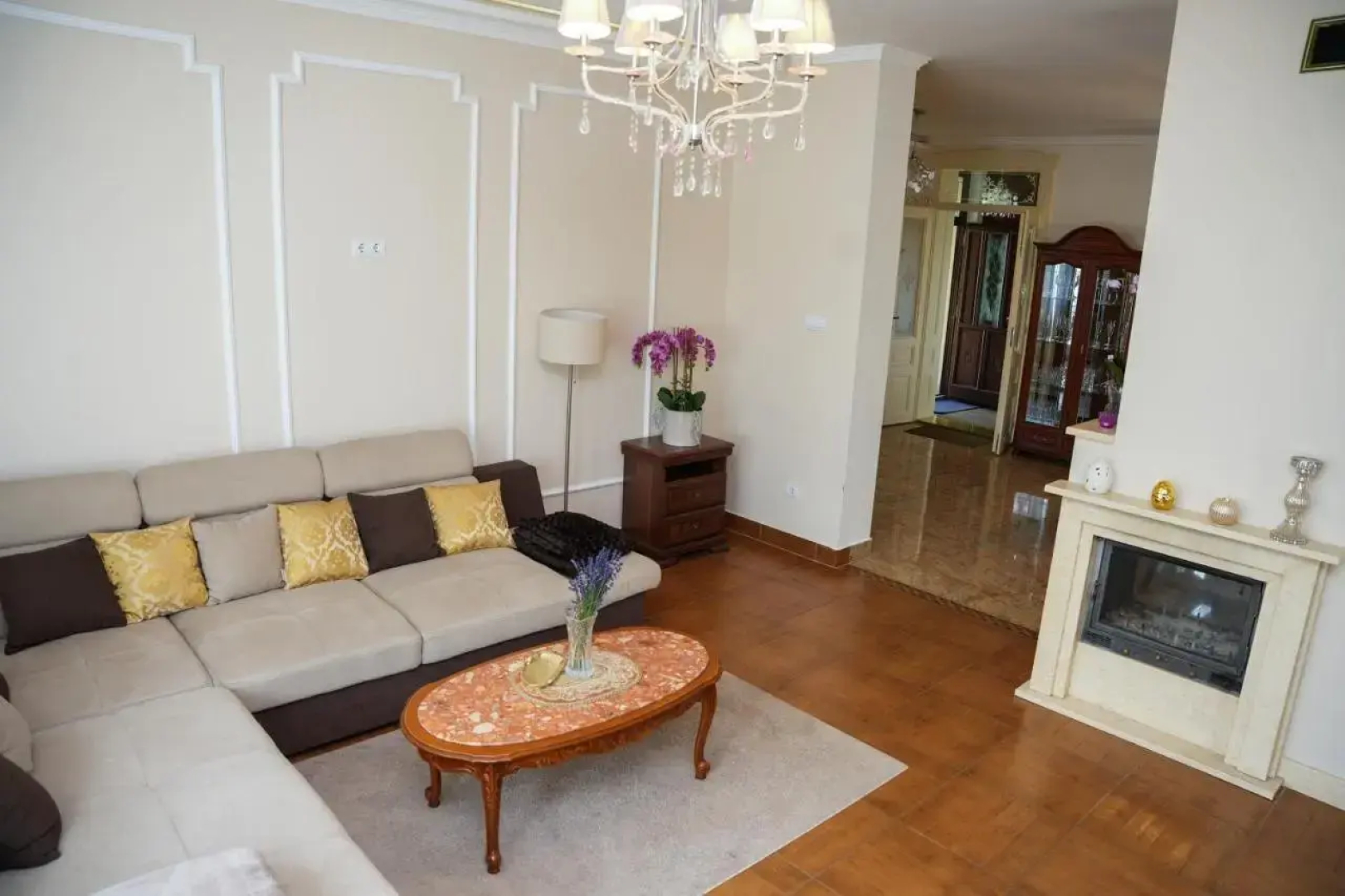 Varkert Deluxe Apartmanhaz