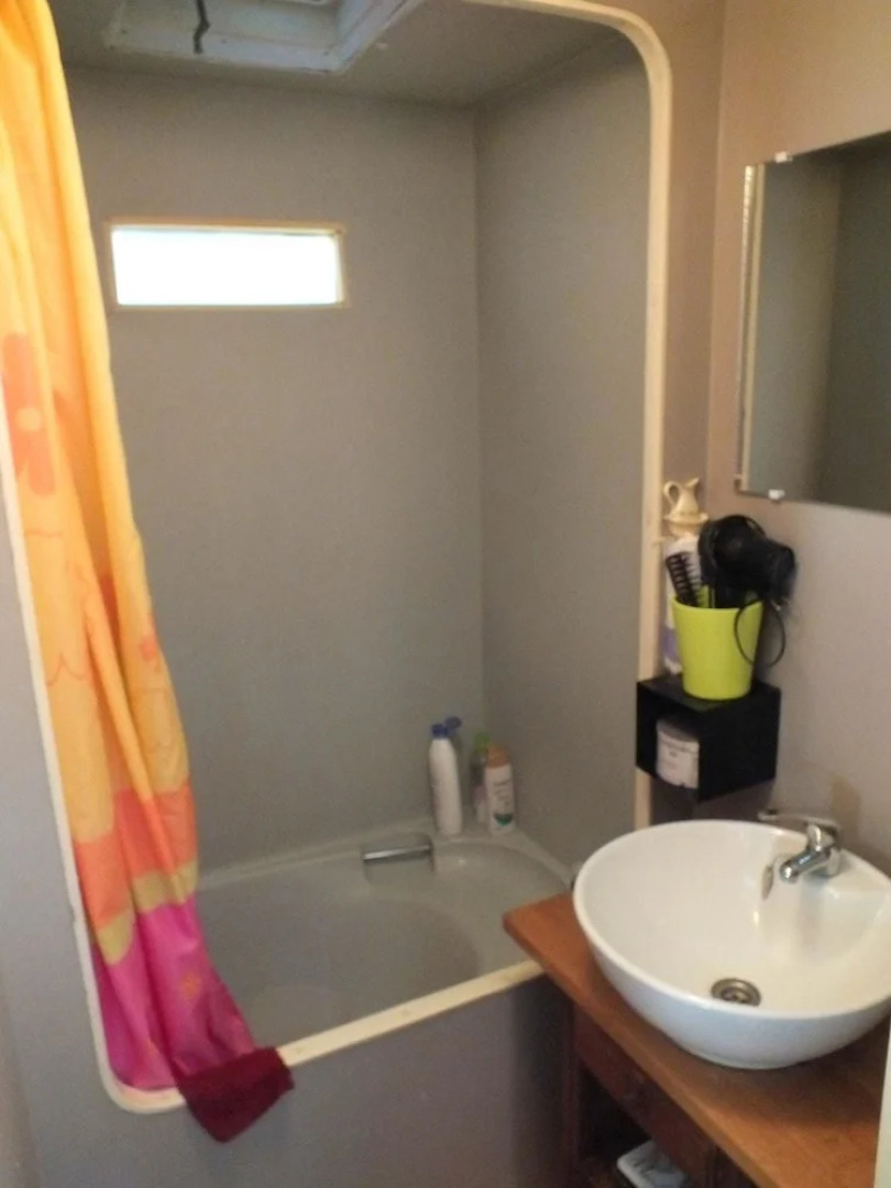 Bungalow With 2 Bedrooms in Le Castellet, With Terrace - 10 km From th