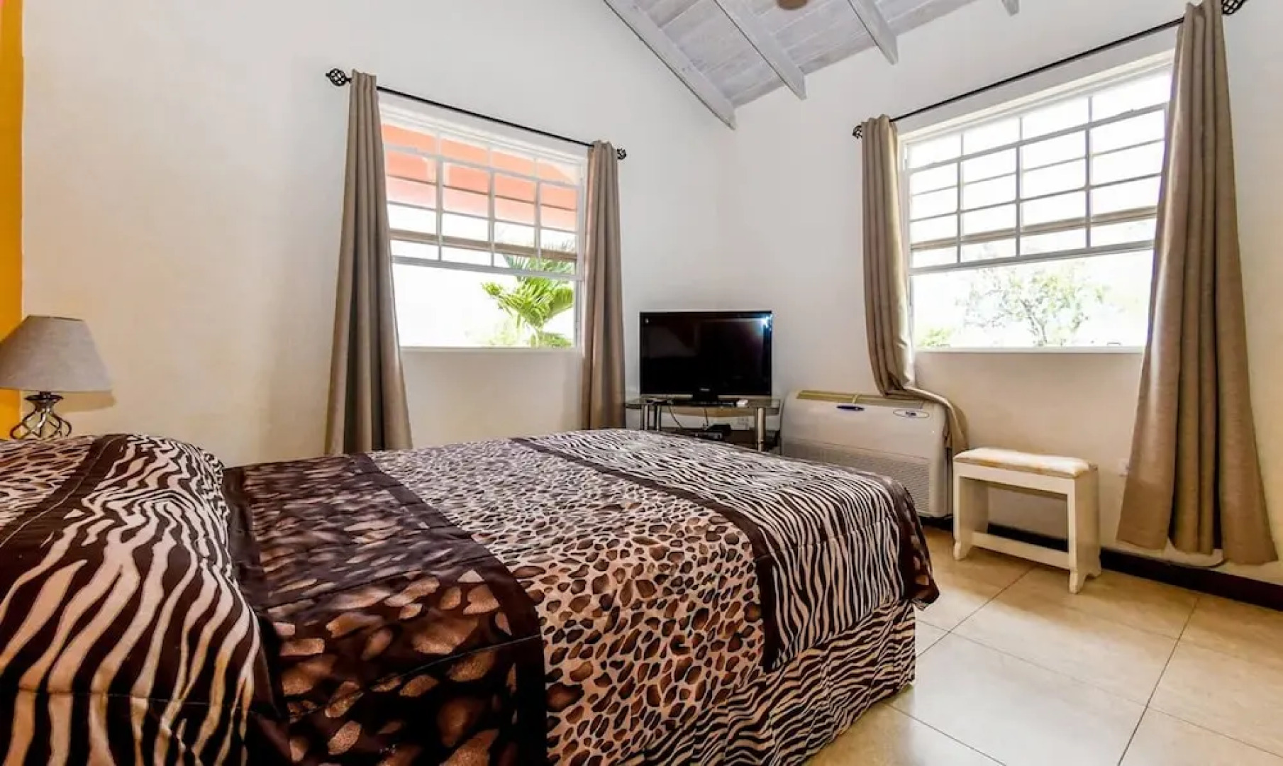 Providence #1 - 2bd By Zenbreak