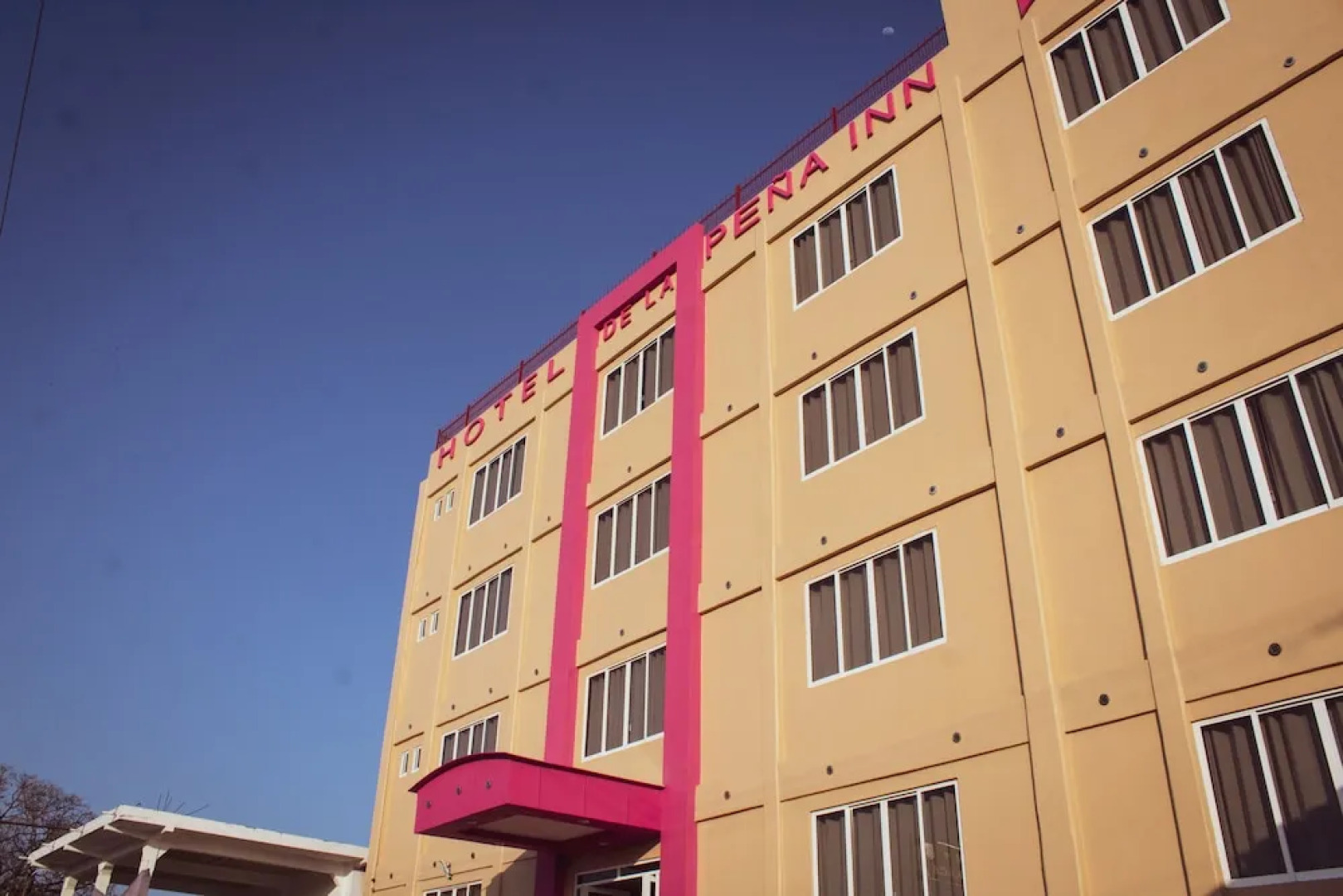 Hotel De La Peña Inn