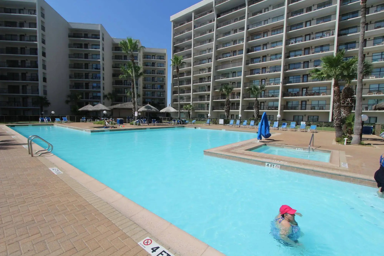 Royale Beach and Tennis Club