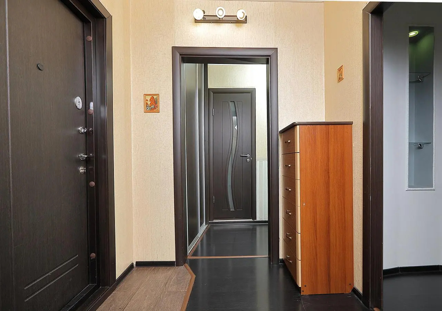 Vgosti на улице Алексеева 113