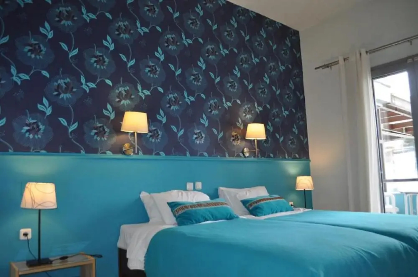 Okeania Seafront Rooms in Kamena Vourla