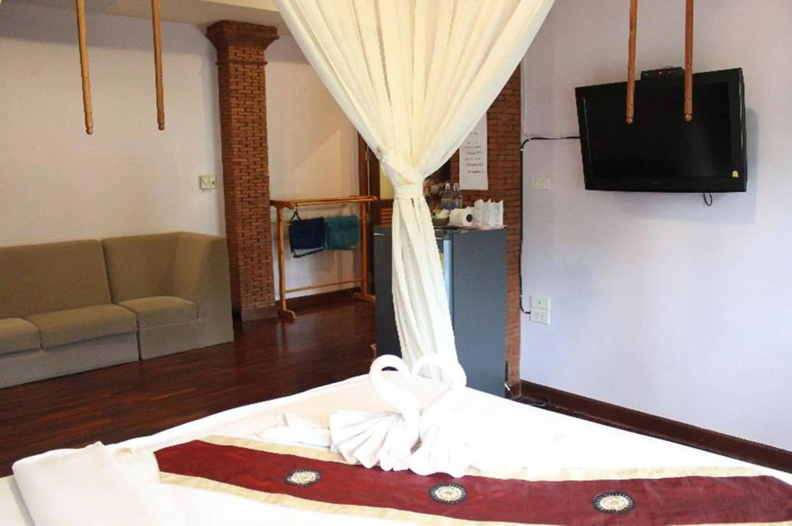 Boom Boom Beach Resort Laem Sing