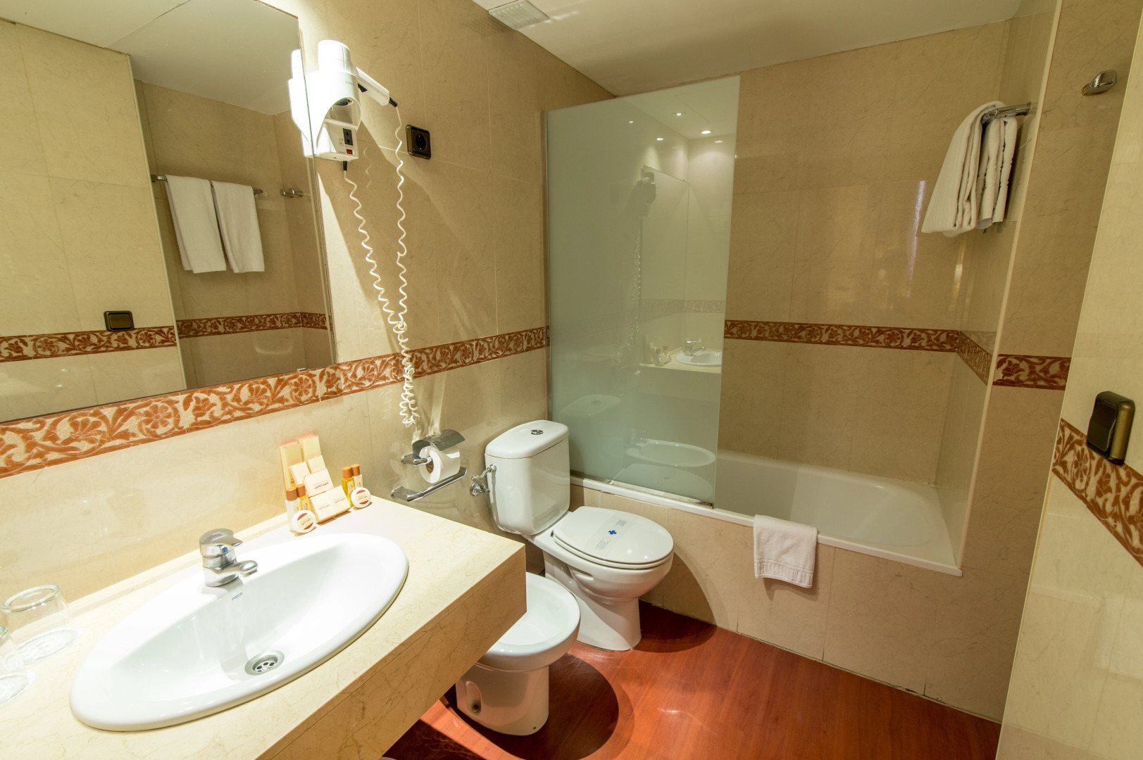 Отель Sunotel Aston