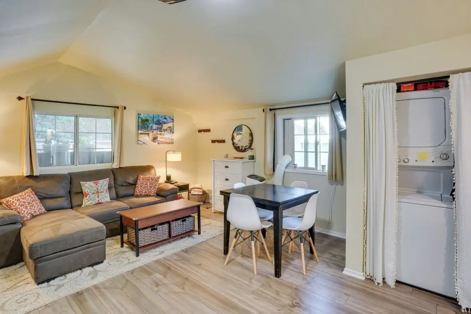 Avalon Cottage < Half-mi to Beaches & Crescent Ave