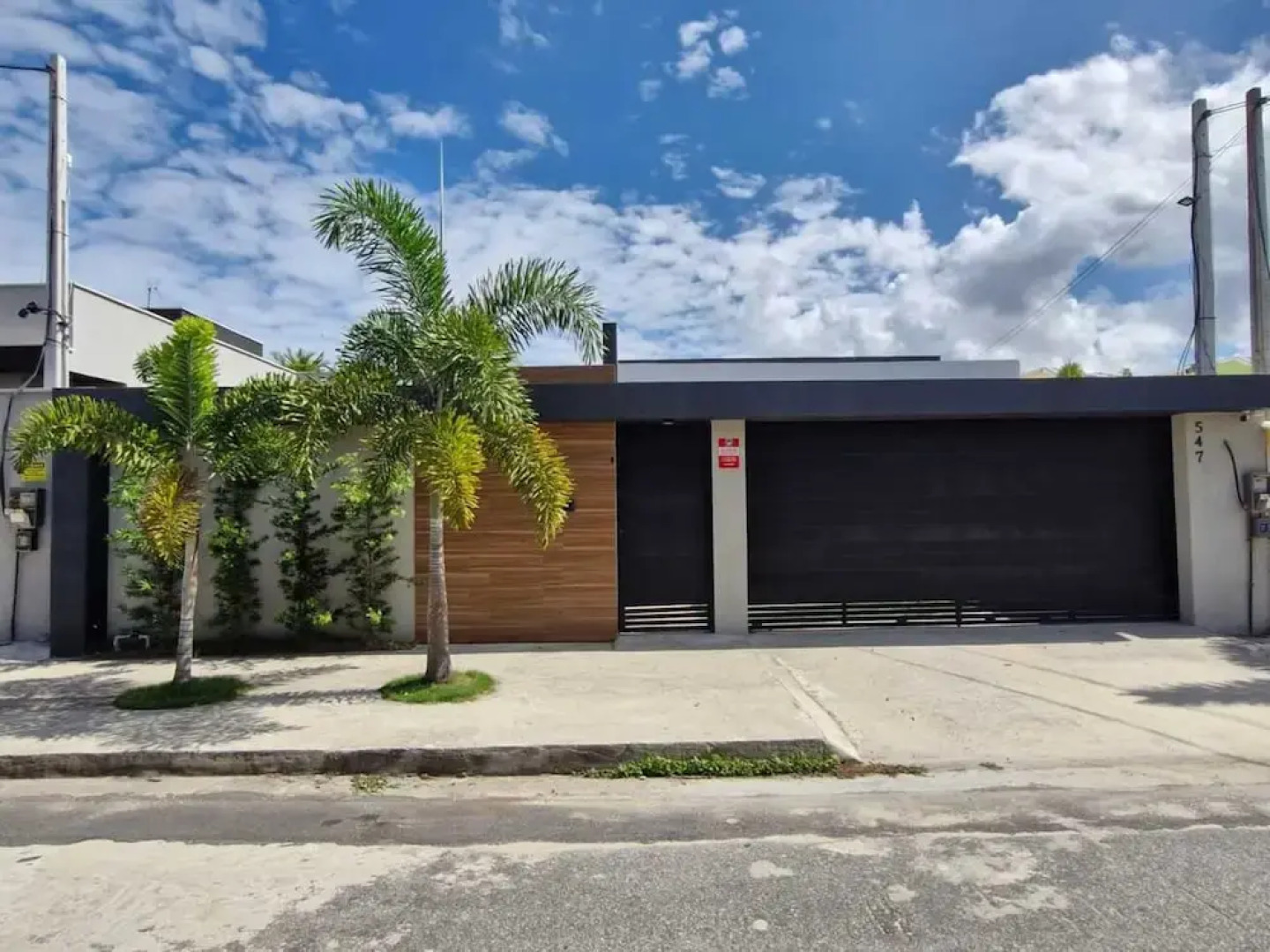 Casa pet Friendly c Piscina Churrasqueira e Wi-fi