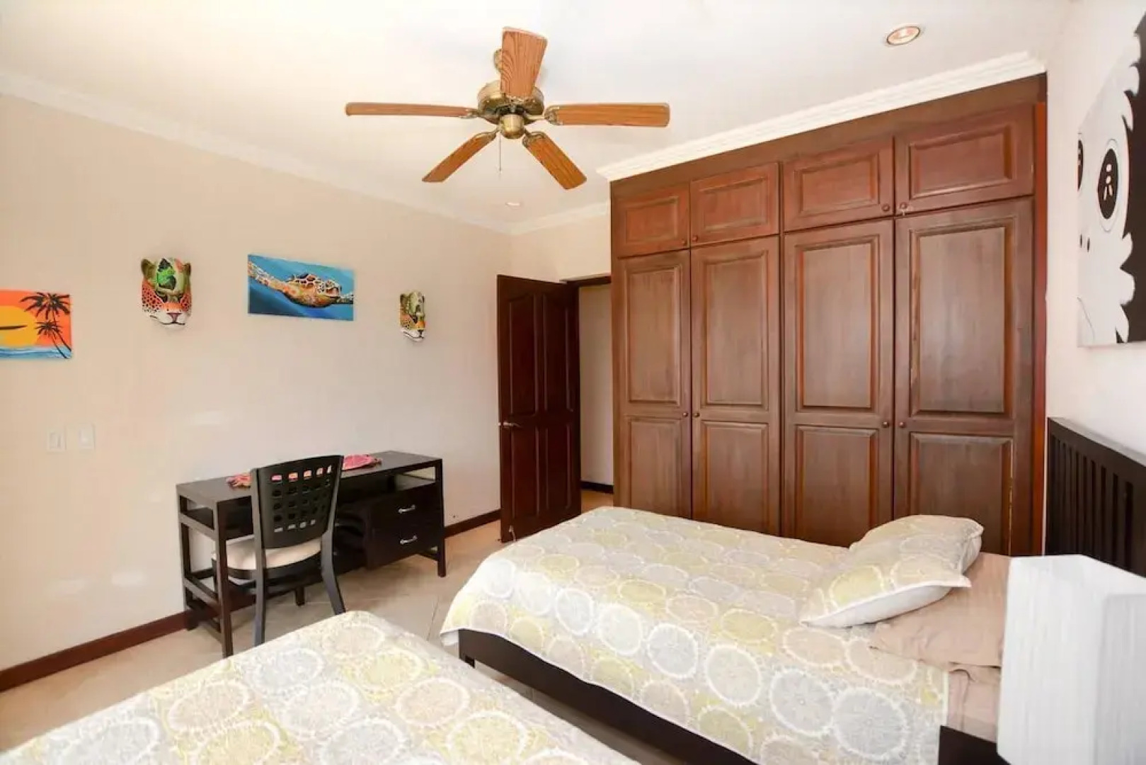 Fifth-Floor Condo with Breathtaking Ocean Views, Stylish Interior & Prime Location Near Flamingo Beach